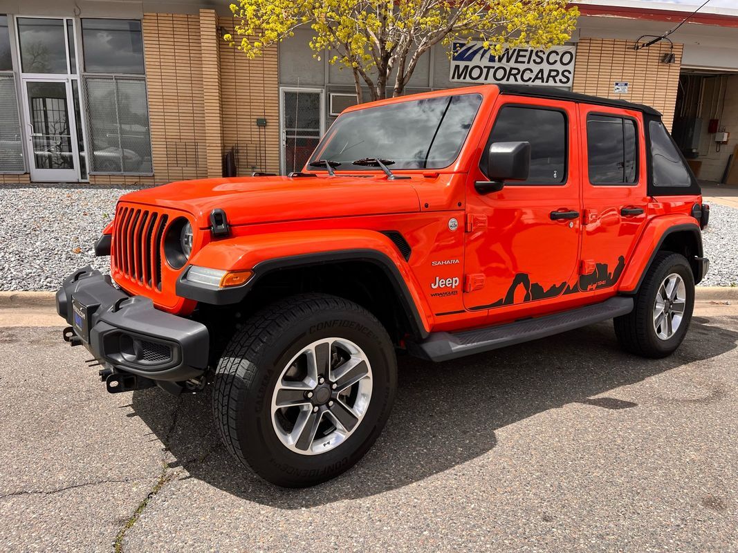 Owner 2019 Jeep Wrangler Unlimited Sahara very clean and ready for your summer fun 73,