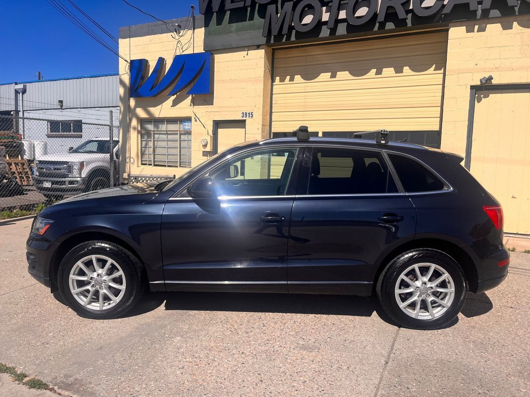 Owner 2012 Audi Q5 2.0T quattro Premium Plus Good Winter SUV 144,771 Miles Blue  2.0L