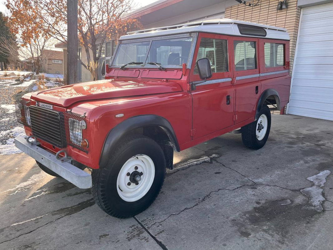 1979 Land Rover Series lll  very hard to find Land Rover 4 door 99,400 Miles Red