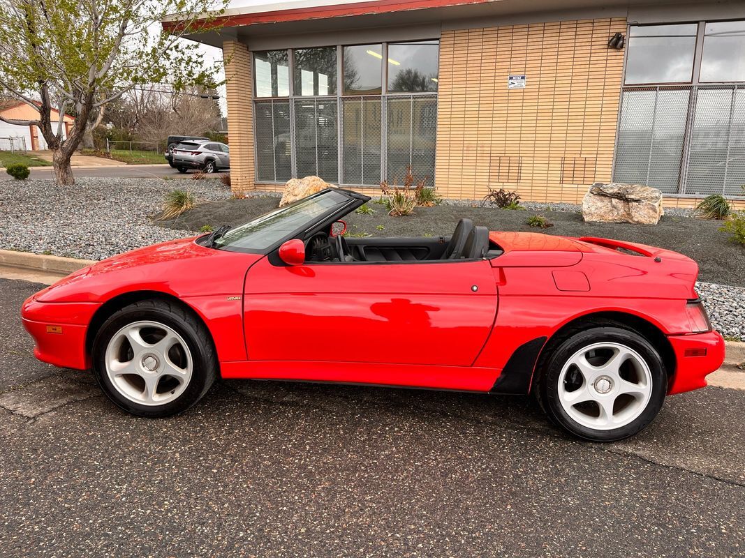 Owner 1991 Lotus Elan Turbo Very hard to find Lotus Elan SE 40,326 Miles Red