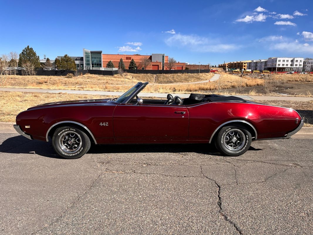 Owner 1969 Oldsmobile 442 convertible Very clean OLDS 442 Convertible 80,222 Miles Mar