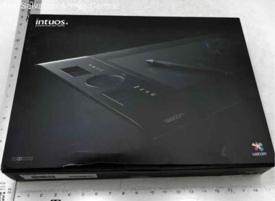 Wacom Intuos 4 Black Wireless Graphics Pen Tablet 6 x 9 inch