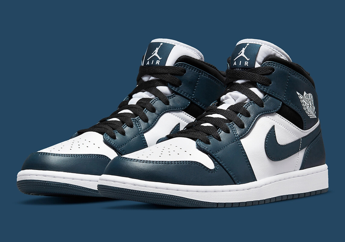 新品 ナイキ エアジョーダン1 MID NAVY 32cm 554724-401 Nike Air Jordan 1 Mid Armory Navy Blue White 554724 411