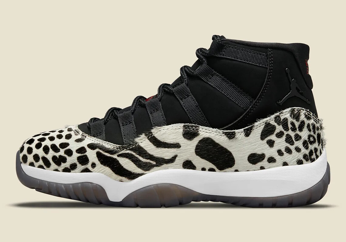 Женские кроссовки Nike Air Jordan 11 Retro Animal Instinct черно-белые AR0715-010