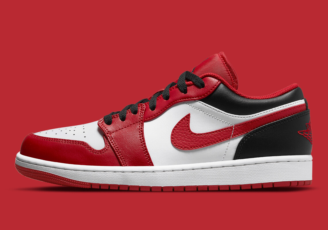 

Кроссовки Nike Air Jordan 1 Low Bulls White Gym Red Black 553558-163 GS новые, Multicolor, Air Jordan 1