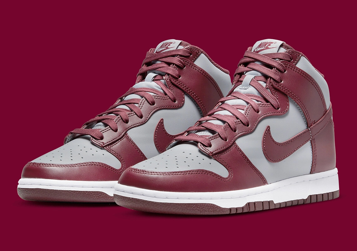 ウィメンズ　NIKE DUNK HIGH Team Red 24cm Women's Dunk High 'Team Red' Release Date. Nike SNKRS