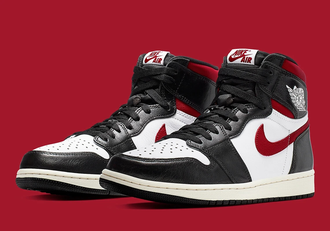 NEW Nike Air Jordan 1 Retro High OG Black Gym Red 555088 061