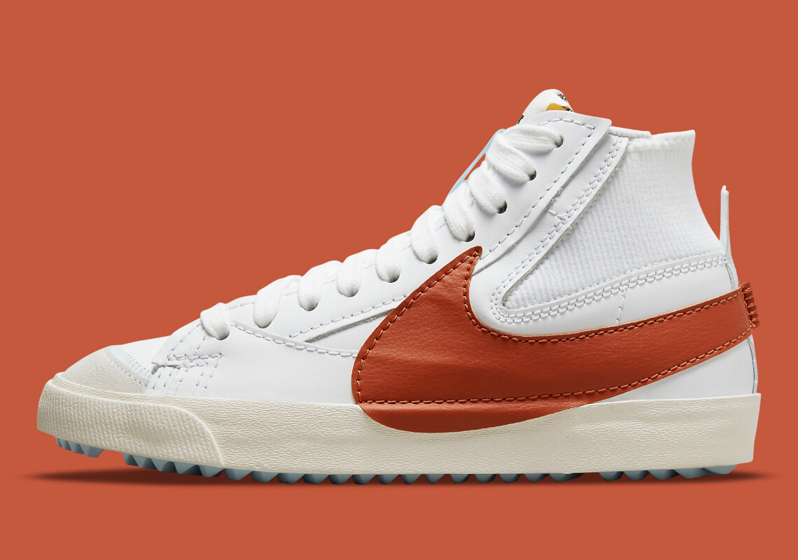 

Мужские кроссовки Nike Blazer Mid 77 Jumbo SAMPLE белые темно-красно-коричневые DD3111-101 размер 9, Белый, Nike Blazer 77