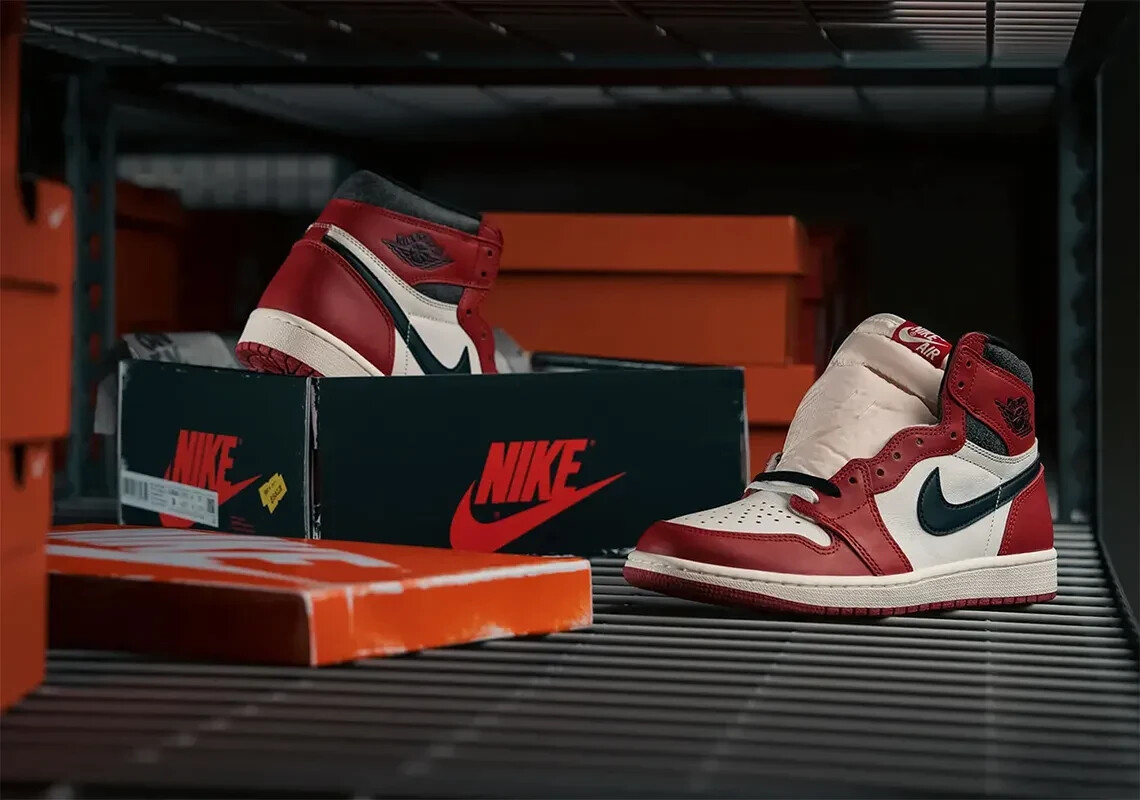 し*ん様 新品 NIKE AIR JORDAN1 CHICAGO DZ5485- s-l400.jpg