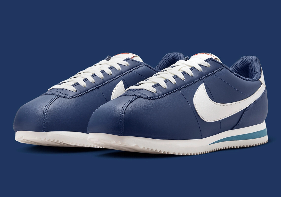 

Мужские кроссовки Nike Cortez Midnight Navy DM4044-400 US6-12, Синий, Nike Cortez