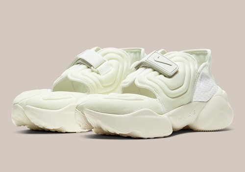 ドキンちゃん　未使用★NIKE RIFT 24cm WHITE 新品未使用 ナイキ エアリフト ホワイト 24cm NIKE スニーカー