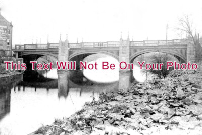 YO 4124 - New Bridge, Kirkstall, Leeds, Yorkshire