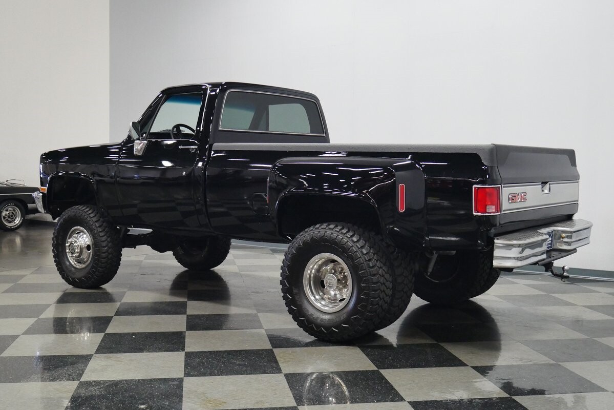 Square Body Dually 4x4 Lifted Chevy Pickup Used Gmc K35 for sale in