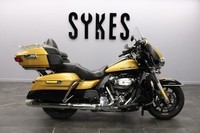 2017 Harley-Davidson FLHTK Touring Ultra Limited in Gold and Black