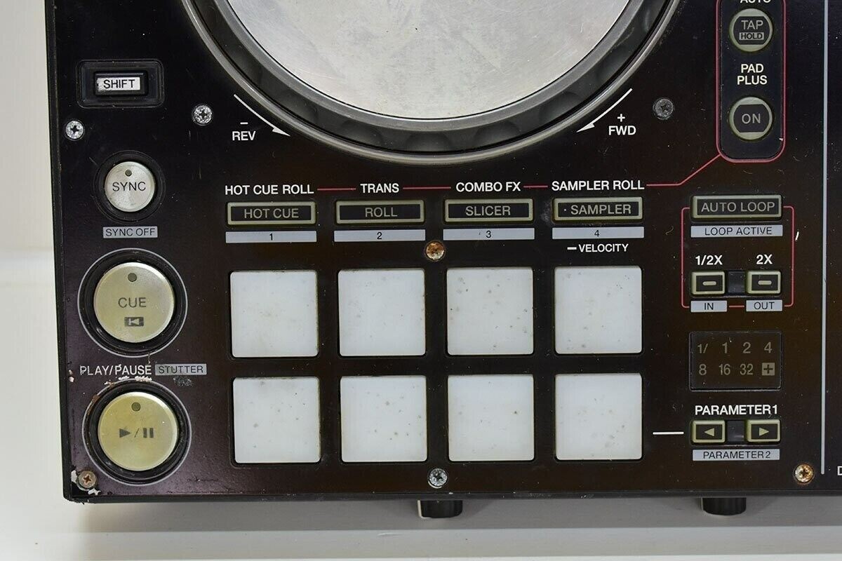 Pioneer DJ DDJ-SR DJ Controller Black Performance 2-Channel