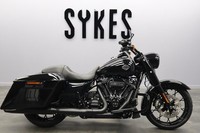 2025 Harley-Davidson FLHRXS Road King Special in Vivid Black