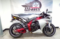 2009 YAMAHA R1 WITH DOUBLE AKRAPOVIC