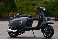 ROYAL ALLOY GT 125cc A Modern Classic Retro Automatic Moped Scooter