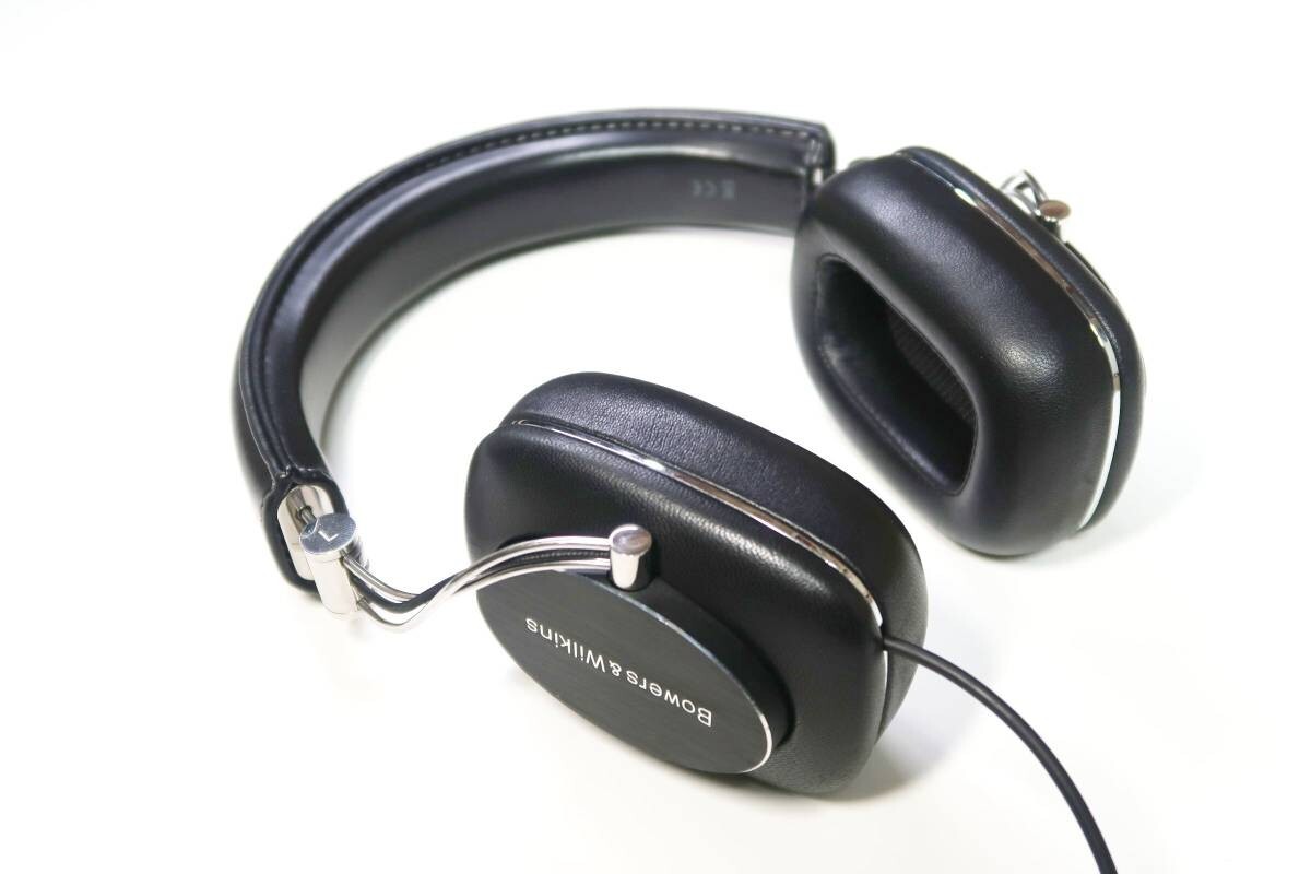 Bowers&Wilkins P7 Wired　ヘッドホン Amazon.com: Bowers & Wilkins P7 Headphones - Black : Electronics