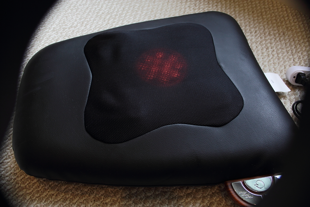 Brookstone  I-NEED Heated Full Bback  Massager 21