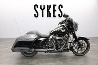 2021 Harley-Davidson FLHXS Touring Street Glide 114 in Gauntlet Grey and Black