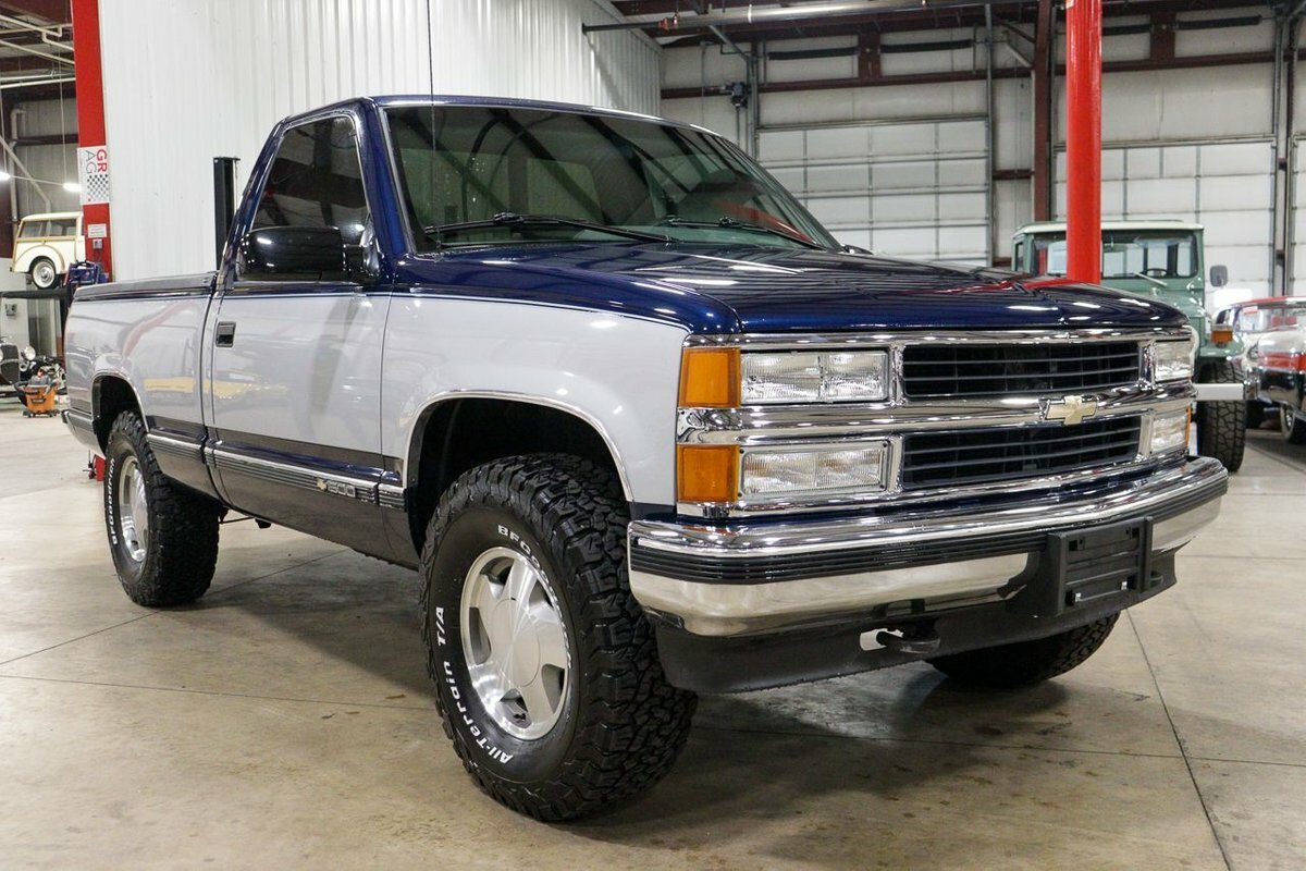 1996 Chevrolet Silverado K1500 143802 Miles Ultra Silver / Blue Pickup