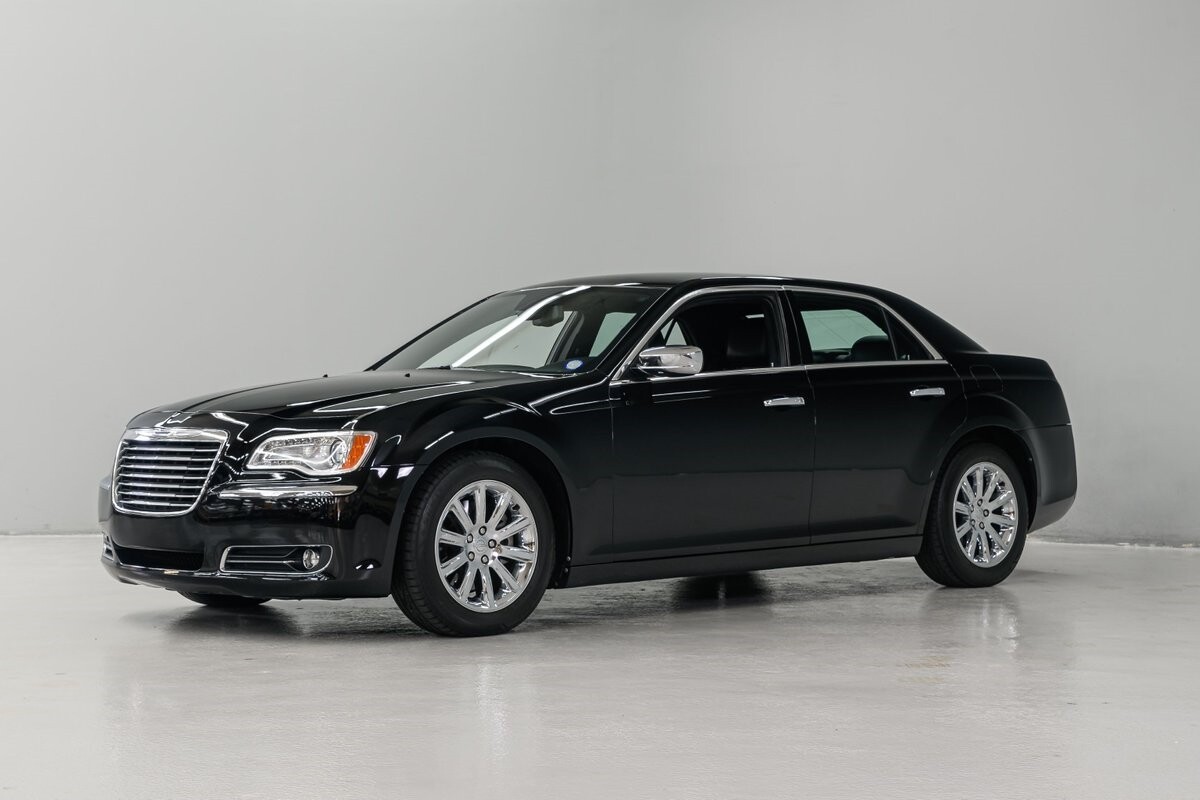 2012 Chrysler 300C 5.7 Hemi 136978 Miles Midnight Black Sedan 5.7L 5-Spd Auto