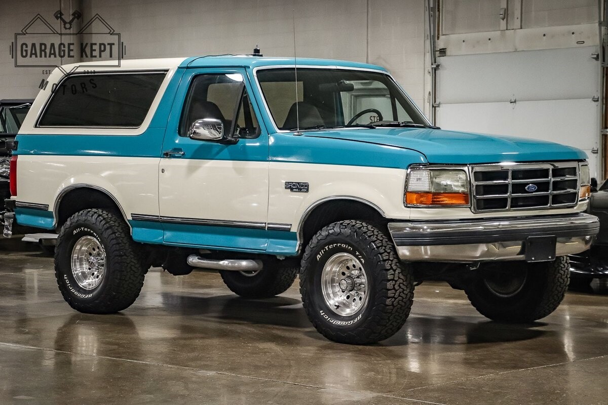 1992 Ford Bronco Teal & White Suv 5.0l V8 138208 Miles Used Ford