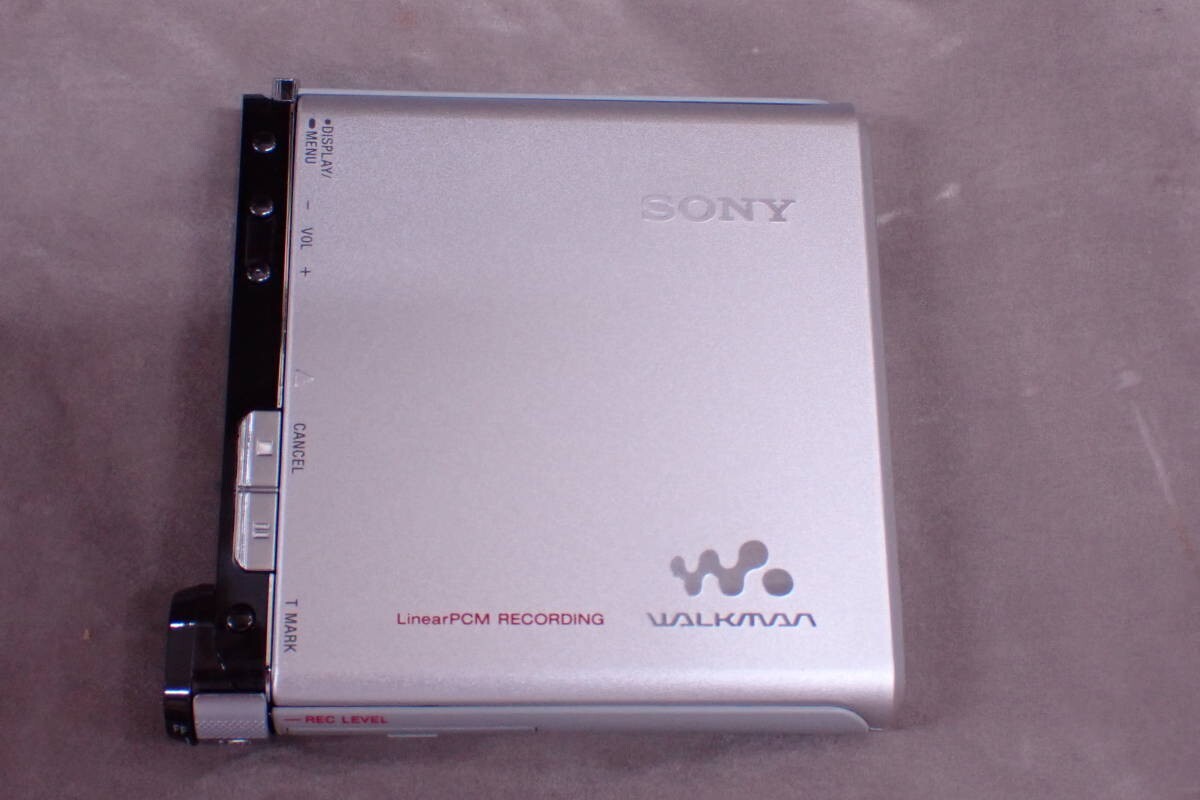 ジャンク品 SONY Hi-MD WALKMAN MZ-RH1 SONY MZ-RH1 Walkman Hi-MD MiniDisc Recorder Player Silver