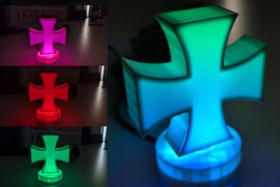 Beleuchtetes RGB LED Eisernes-Kreuz 10x8cm 12-24V