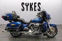 Harley-Davidson FLHTK Touring Ultra Limited Electra Glide in Reef Blue & Black 