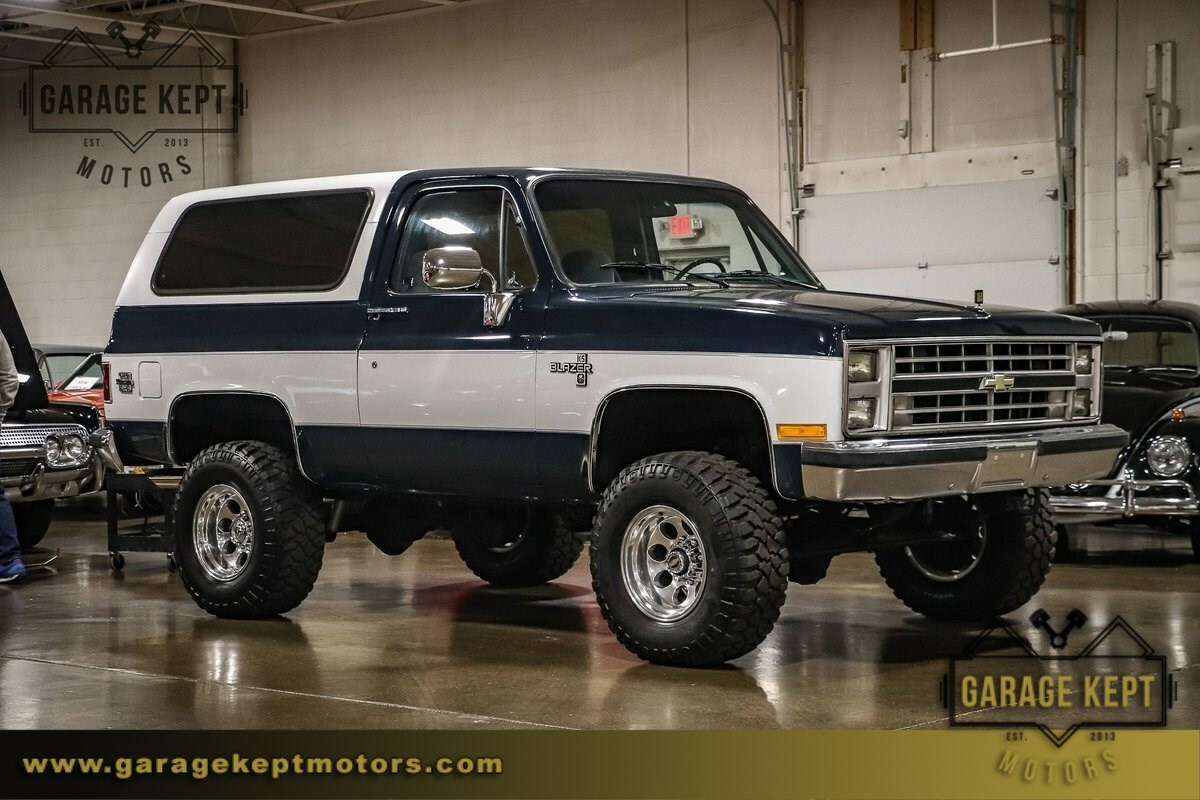 1986 Chevrolet Blazer K5 Blue & White Suv 454 V8 15,081 Miles Used