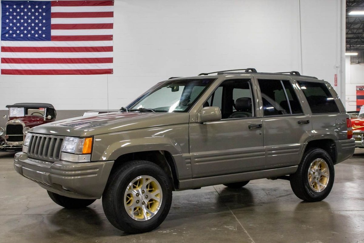 1998 Jeep Grand Cherokee  100821 Miles Green  5.2L V8 Automatic