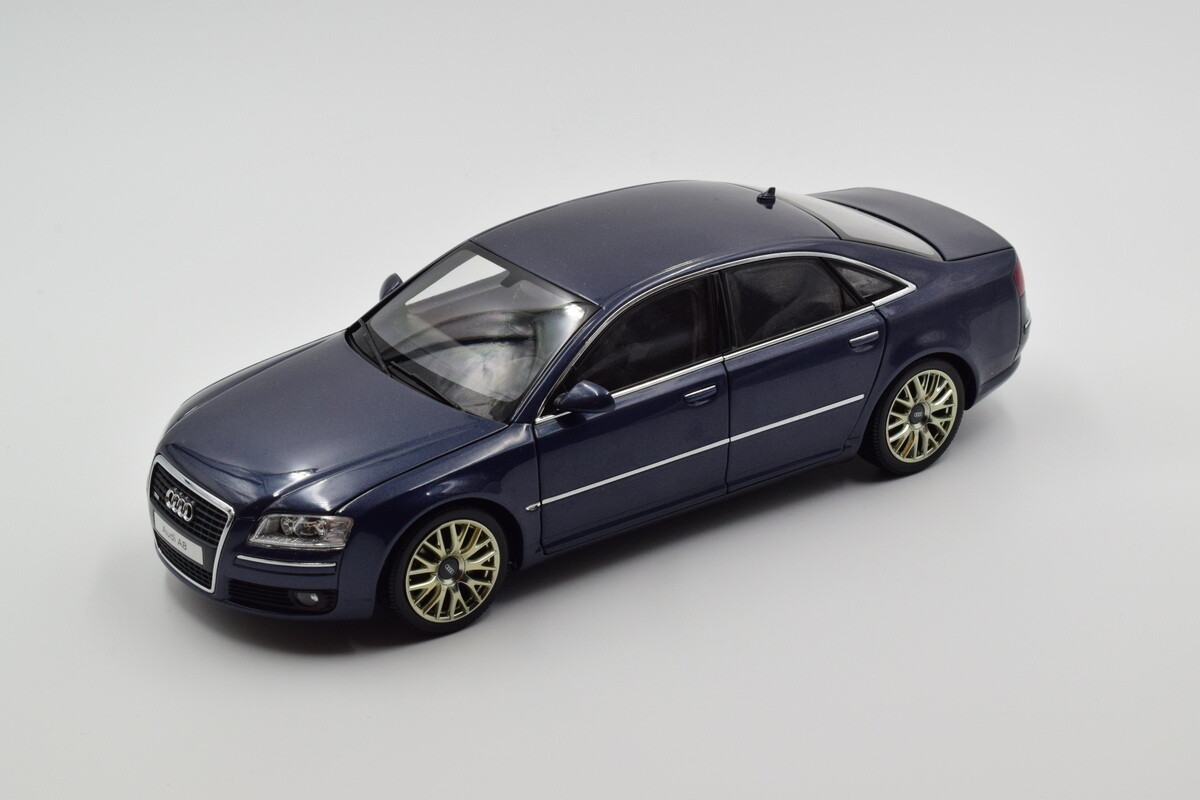 1/18 アウディA8 4.2 TDI カスタム 1:18 Audi A8 4.2 V8 TDI quattro (D3) 2005, light silver