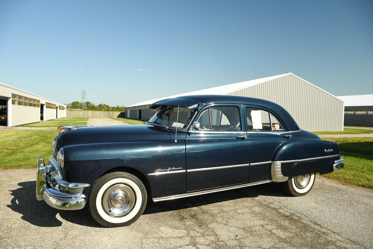 1950 Pontiac Silver Streak (4dr Sedan)