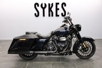 2018 Harley-Davidson FLHRXS Touring Road King Special in Midnight Blue