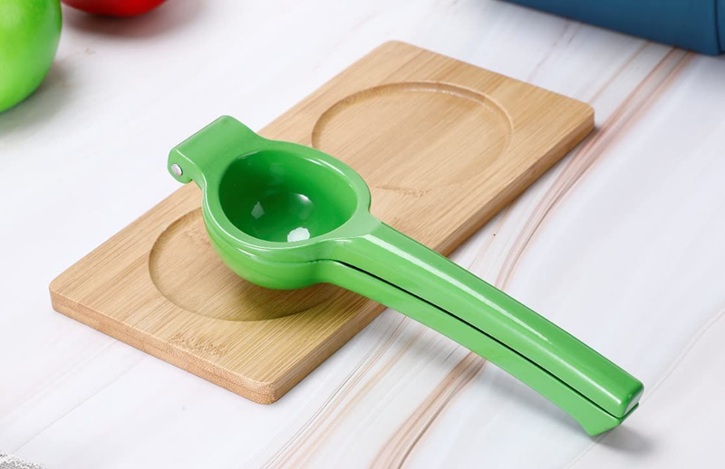 Manual Juicer Citrus Lemon Squeezer,Professional Hand Juicer Kitchen Tool (Green