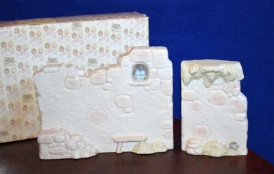 Precious Moments REGULAR NATIVITY TWO SECTION WALL  E-5644  in box