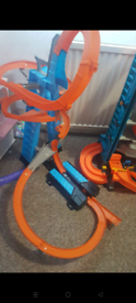 Hot wheels ultimate garage and sky crash tower