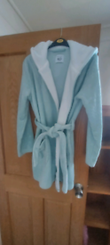 Girls MEDIUM (14-15YRS) hooded dressing gown