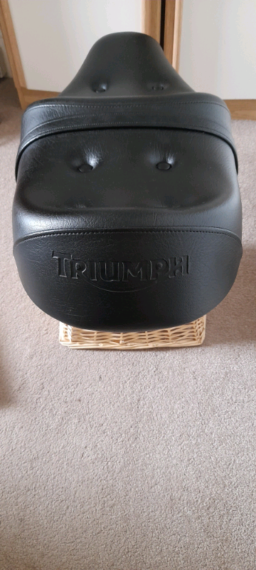 triumph t120 king and queen seat