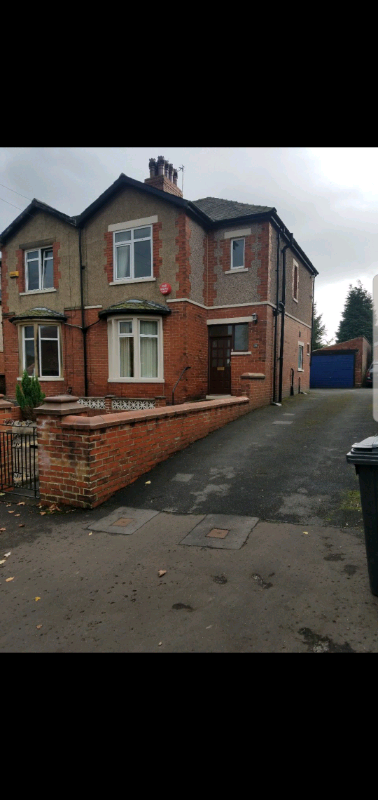3 Bedroom Semi Detached House Heath Road Halifax With Garage