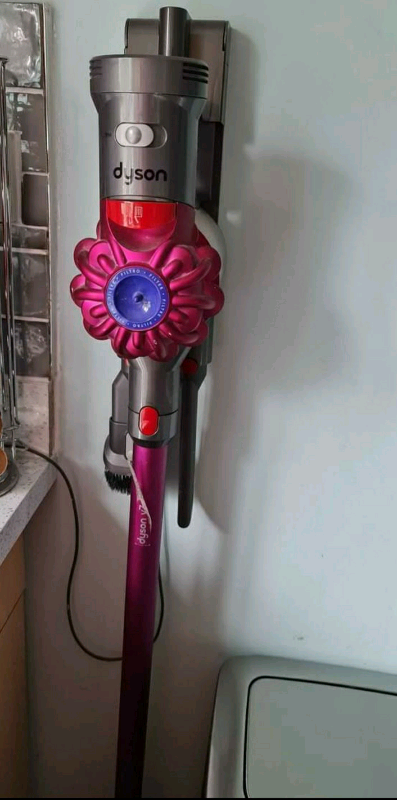 green light on dyson v7