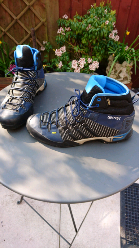 adidas goretex boot