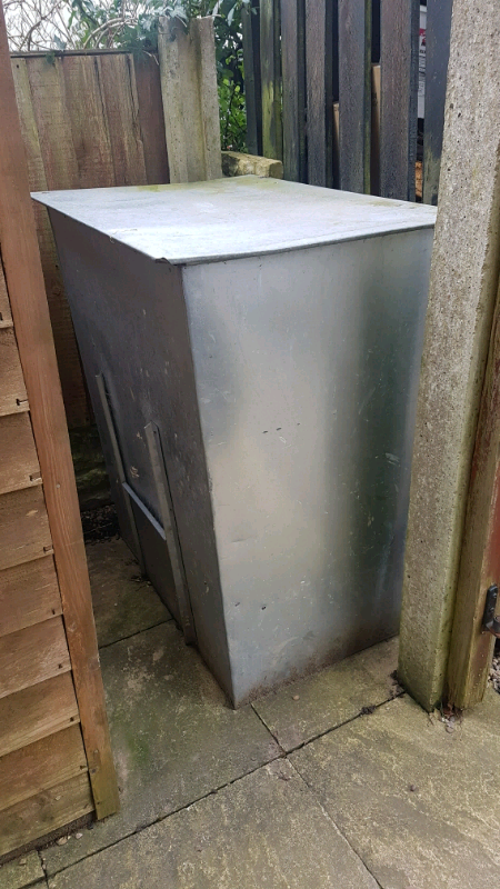 Metal coal store/fuel shed. in Ilkeston, Derbyshire 