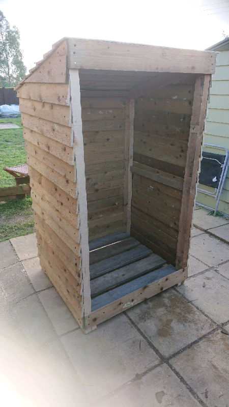 Log store in Ilminster, Somerset Gumtree