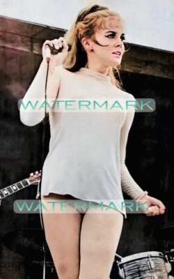 Young ANN MARGRET Performs in VIETNAM ** Color Pro Archival Photo (8.5''x11'')