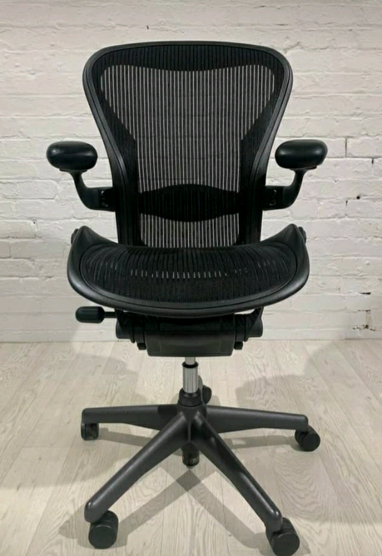 Herman Miller Aeron Size B brand NEW LUMBAR in Golders Green, London