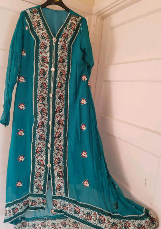 New Long trail dress in Hall Green, West Midlands Gumtree