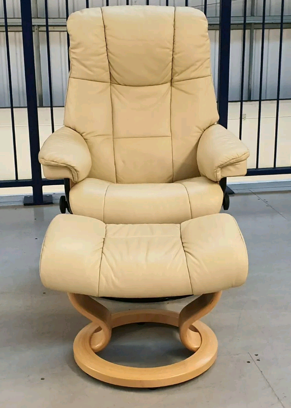 Ekornes Stressless swivel recliner leather chair 182204 in Leeds